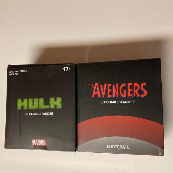 NIB Pair of Marvel Avengers 3D Loot Crate Comic Standees Hulk & Captain America - Picture 2 of 15